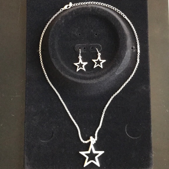 Pendant star necklace and earrings - Picture 3 of 3